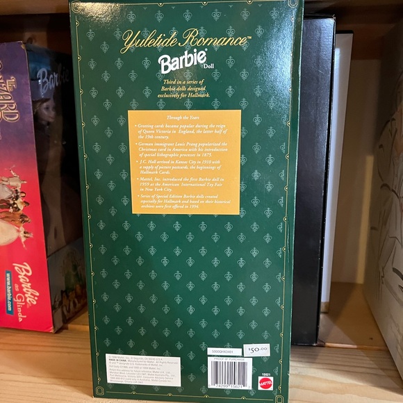 BARBIE Yuletide Romance from Hallmark - Picture 3 of 15